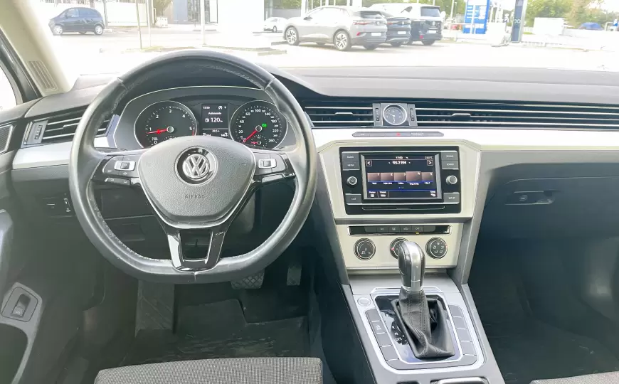 Volkswagen Passat Sedan 2018