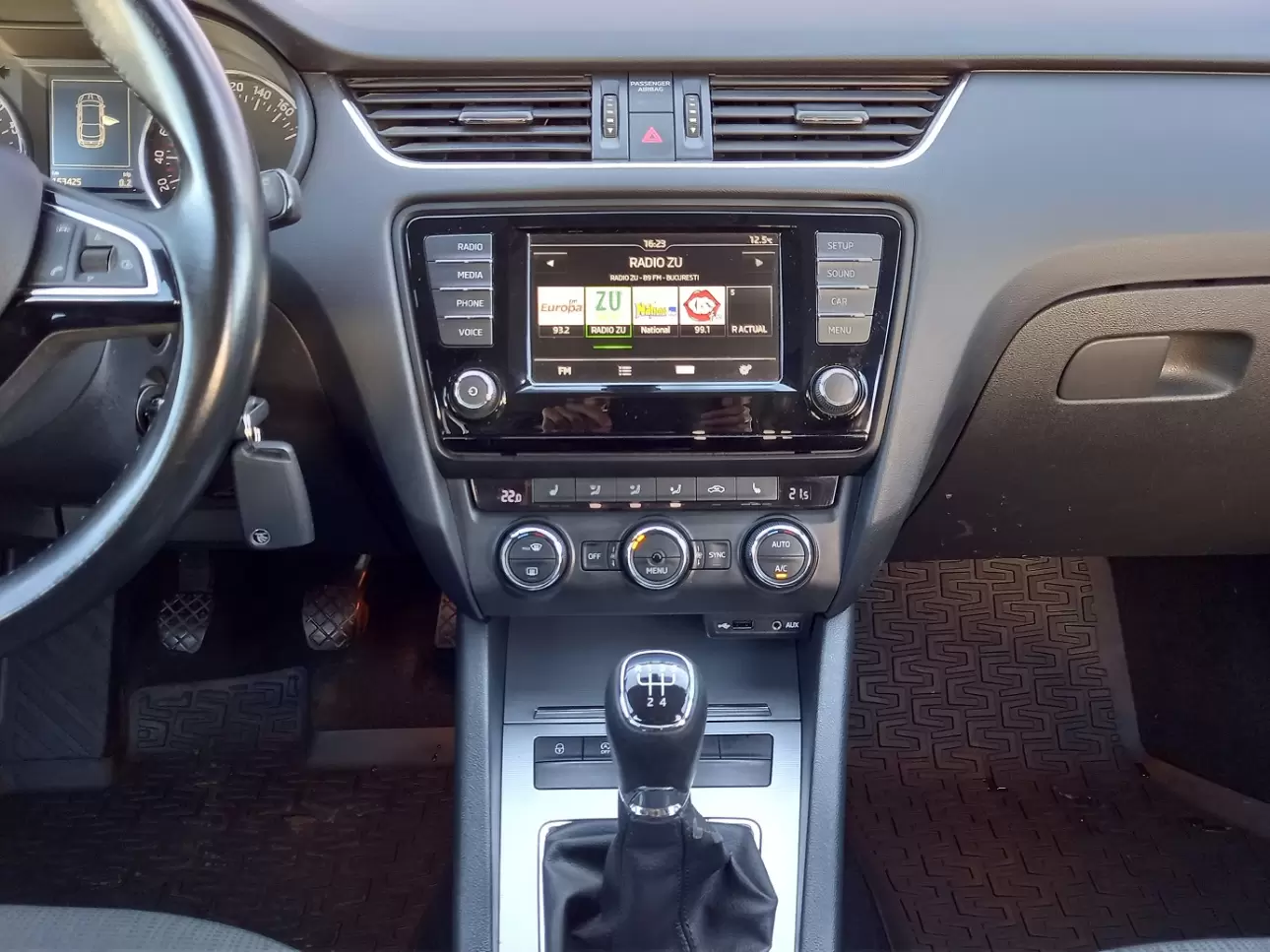 SKODA OCTAVIA Sedan 2016