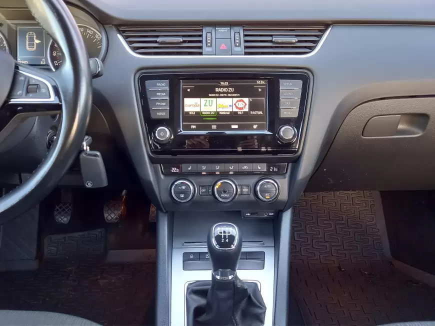 SKODA OCTAVIA Sedan 2016