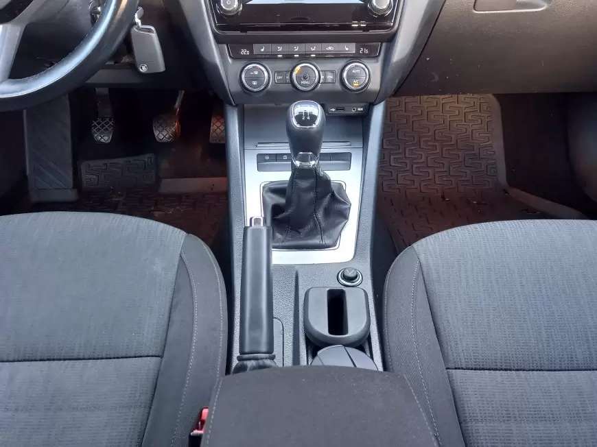 SKODA OCTAVIA Sedan 2016
