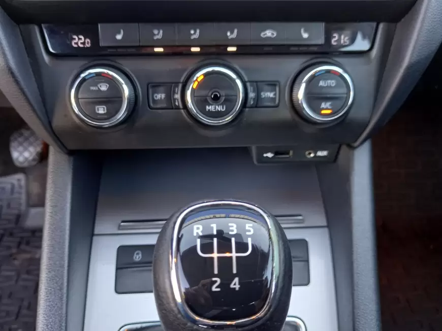 SKODA OCTAVIA Sedan 2016