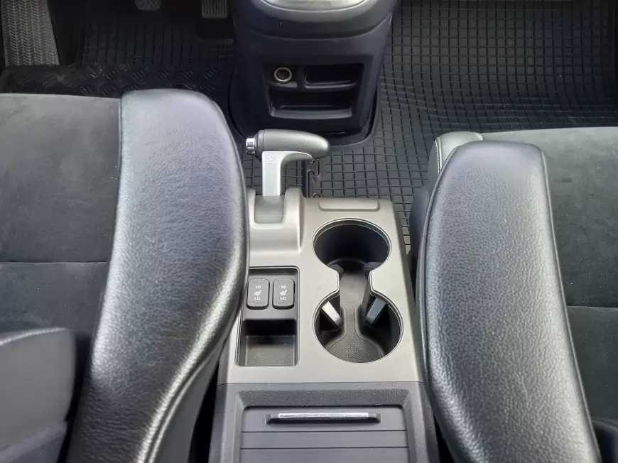 HONDA CR-V SUV 2011