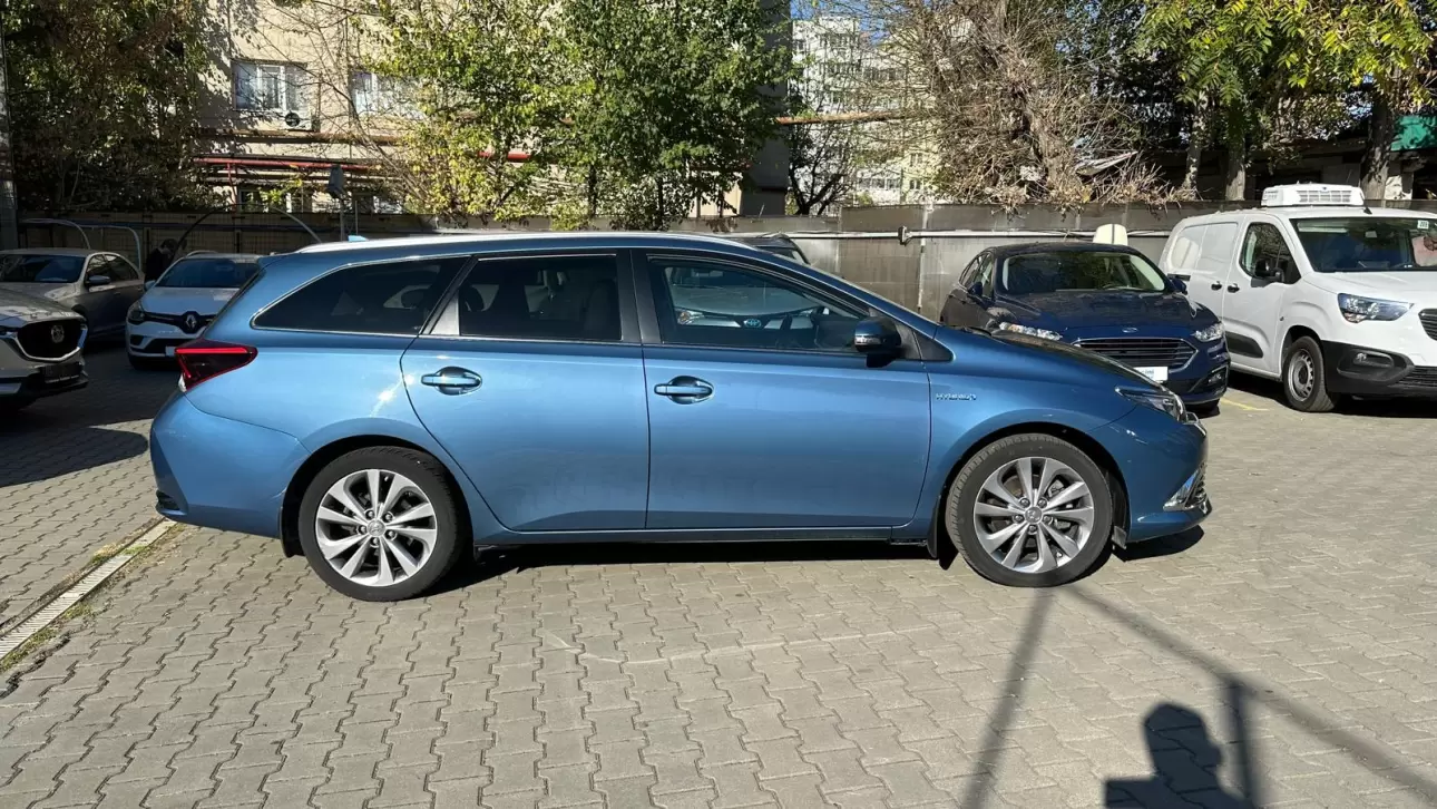 TOYOTA AURIS HYBRID Break 2018