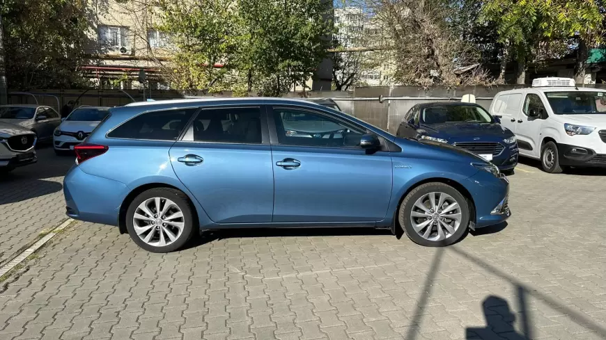 TOYOTA AURIS HYBRID Break 2018