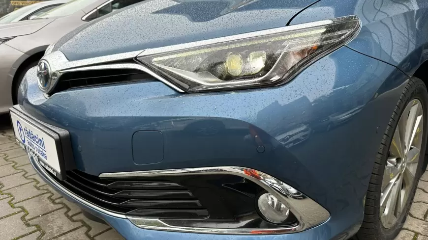 TOYOTA AURIS HYBRID Break 2018