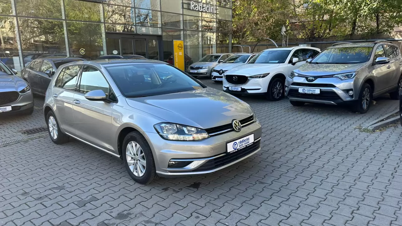 VOLKSWAGEN GOLF Hatchback 2020