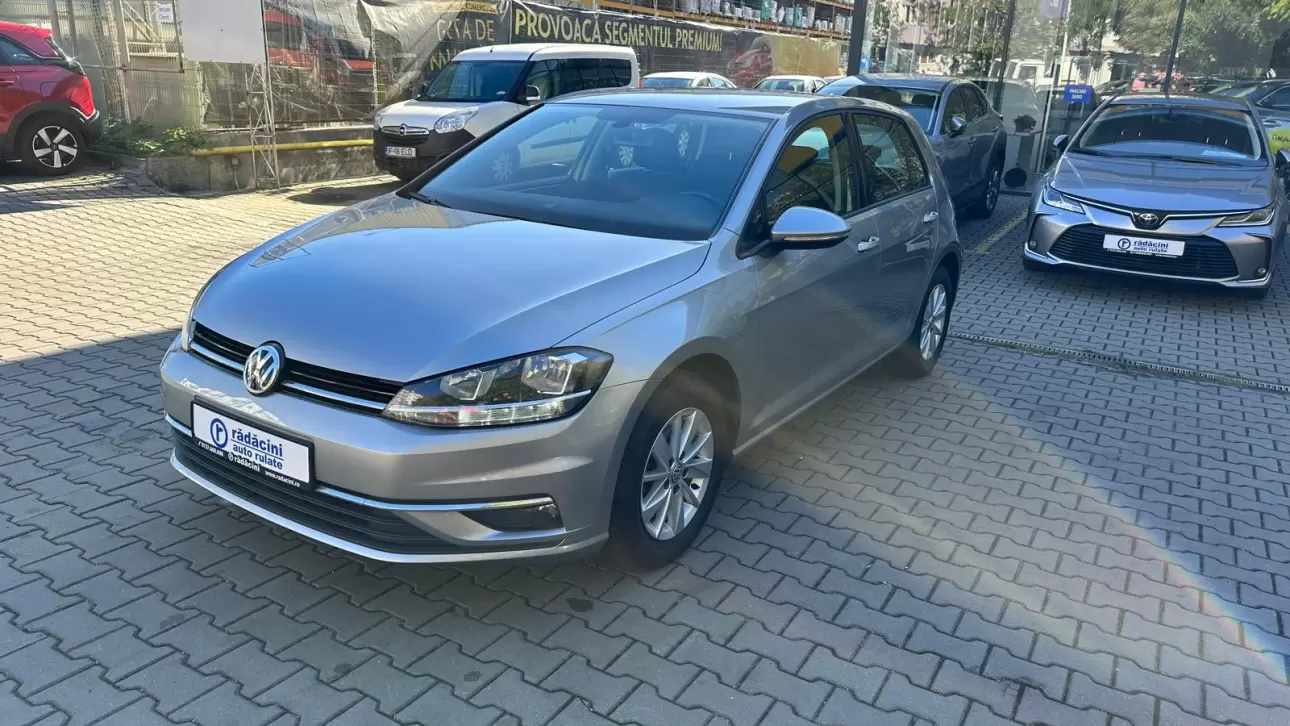 VOLKSWAGEN GOLF Hatchback 2020