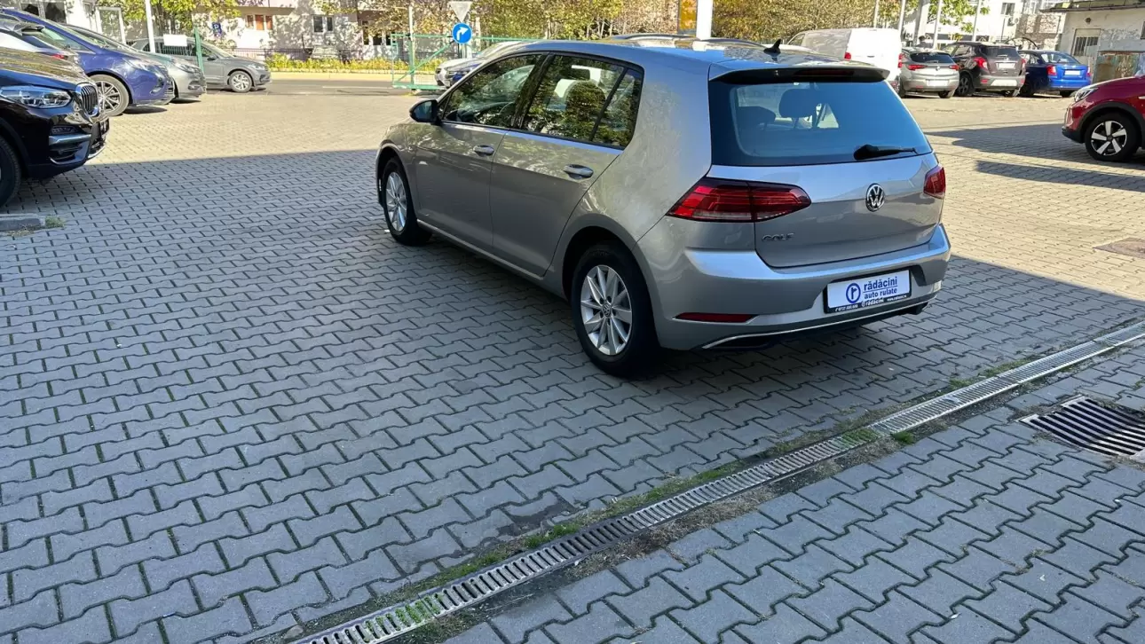 VOLKSWAGEN GOLF Hatchback 2020