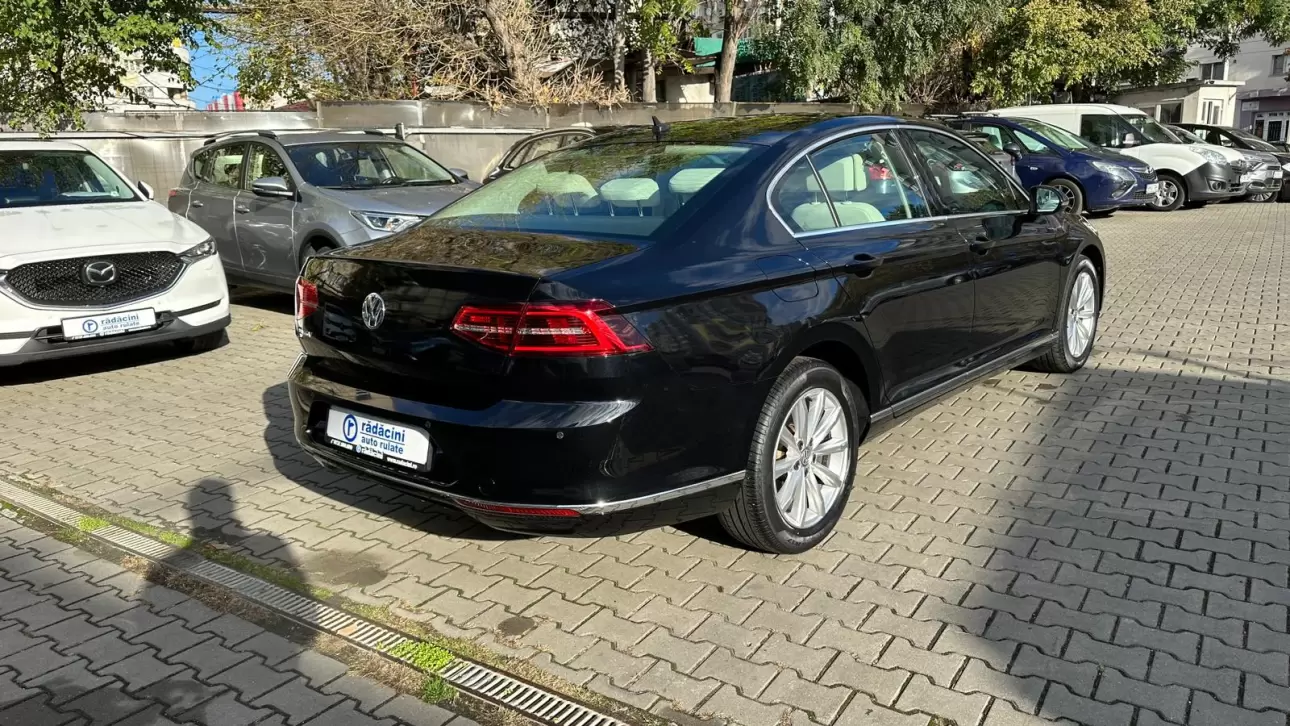 VOLKSWAGEN PASSAT Sedan 2018