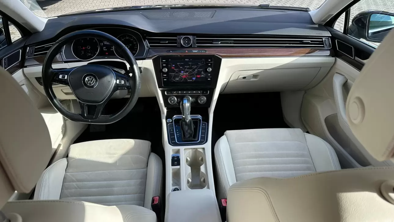 VOLKSWAGEN PASSAT Sedan 2018