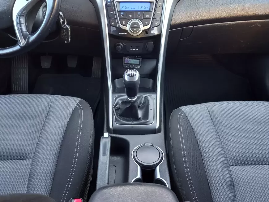 HYUNDAI i30 Hatchback 2014