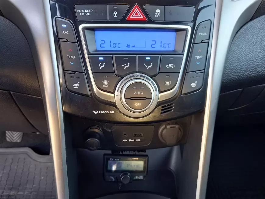 HYUNDAI i30 Hatchback 2014