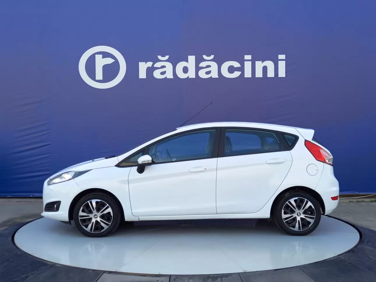 FORD FIESTA Hatchback 2016