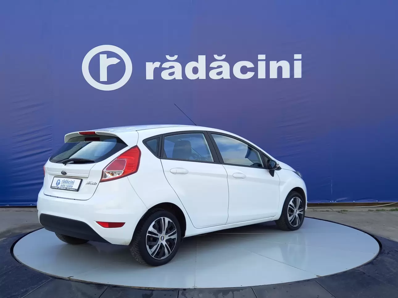 FORD FIESTA Hatchback 2016