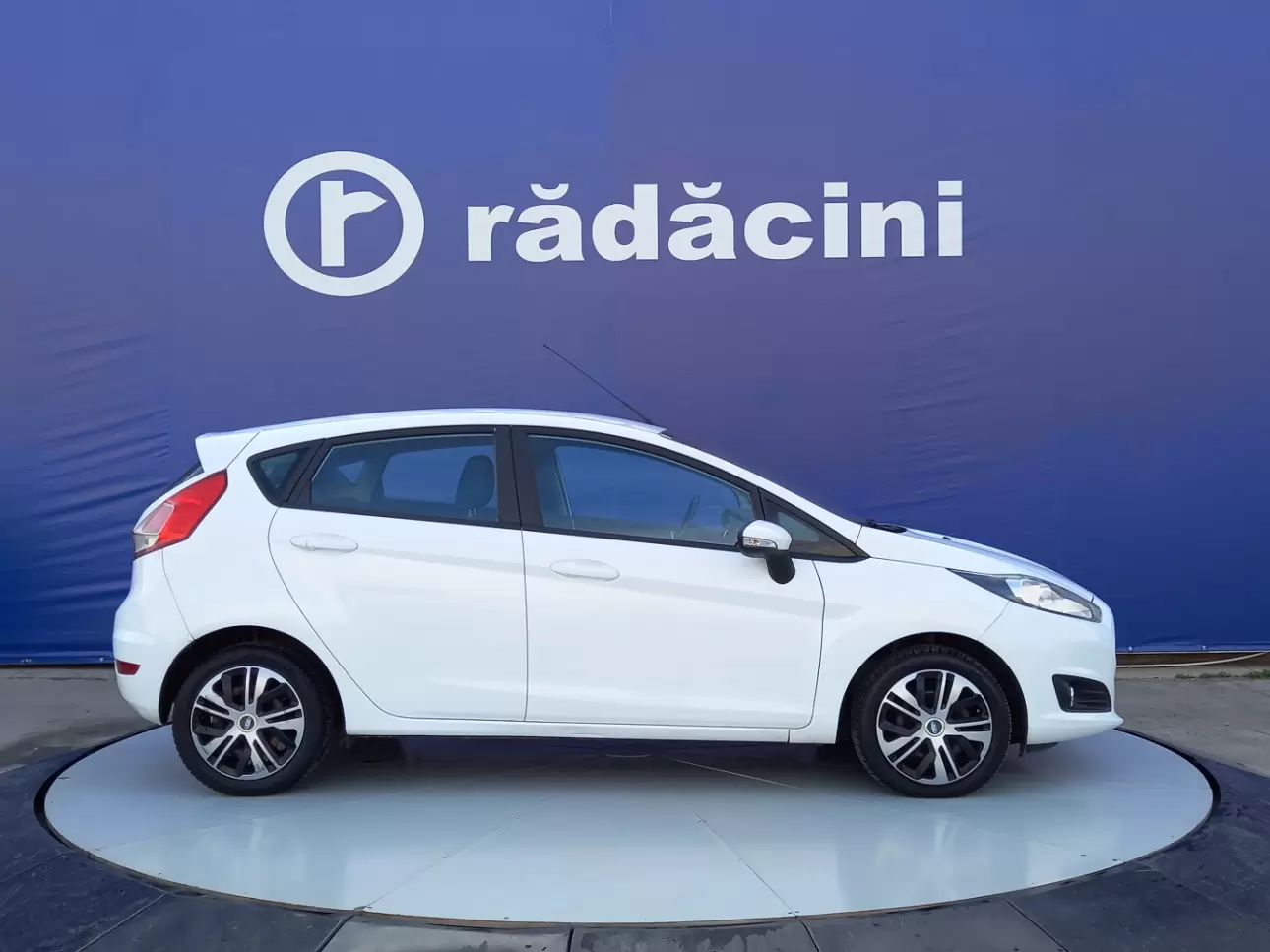 FORD FIESTA Hatchback 2016