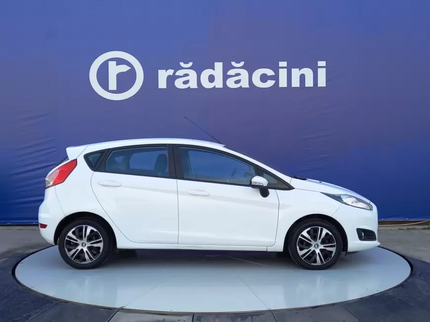 FORD FIESTA Hatchback 2016
