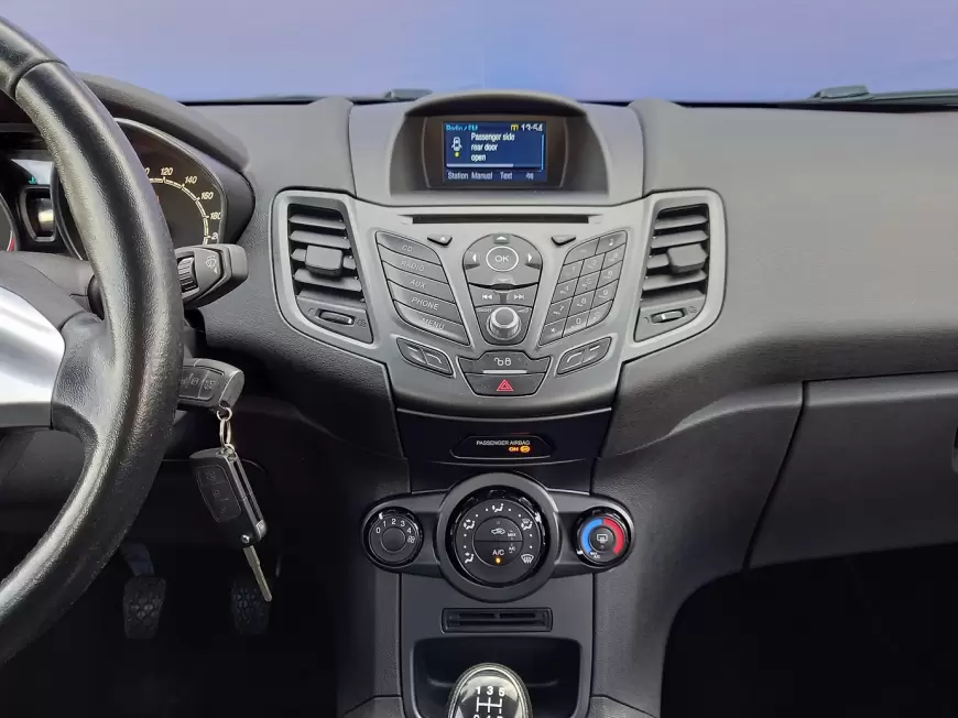 FORD FIESTA Hatchback 2016
