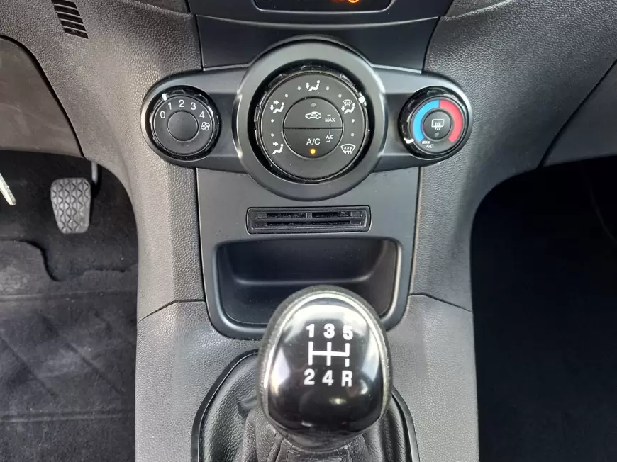 FORD FIESTA Hatchback 2016