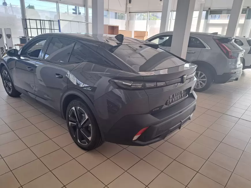 Peugeot 408 Sedan 2023