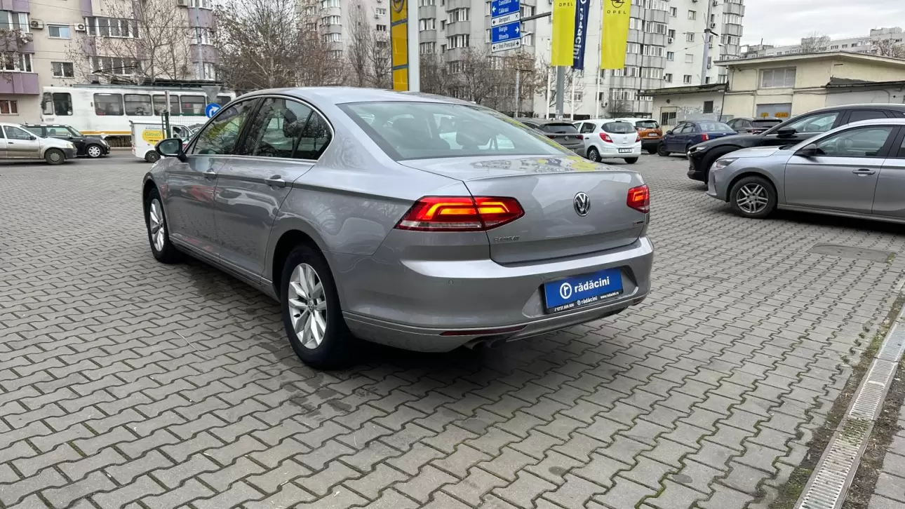 VOLKSWAGEN PASSAT 4MOTION Sedan 2019