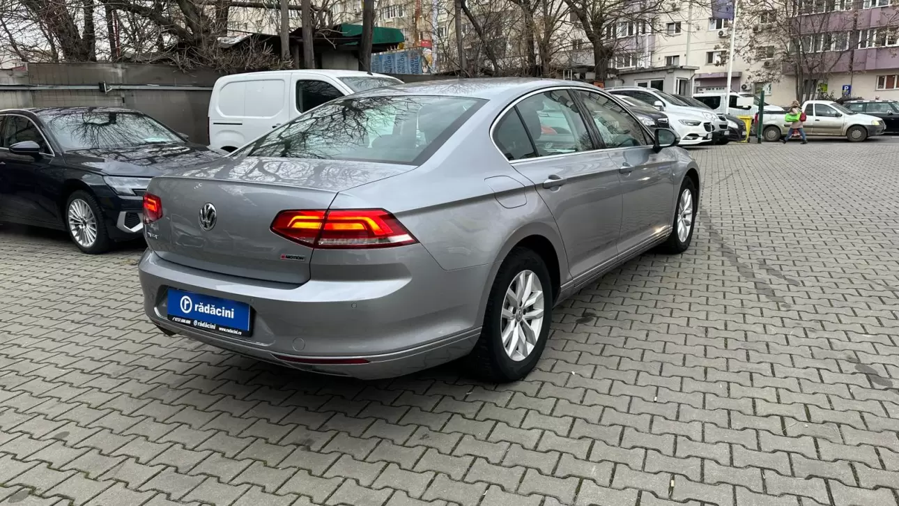 VOLKSWAGEN PASSAT 4MOTION Sedan 2019