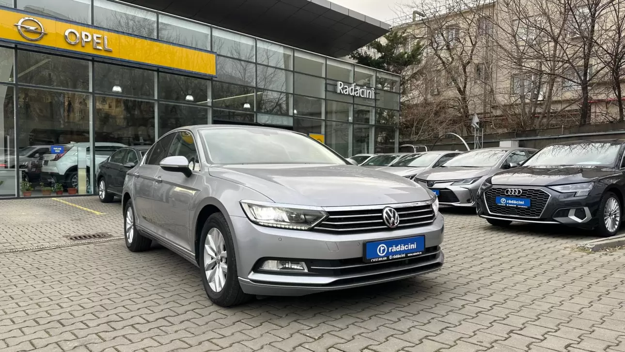 VOLKSWAGEN PASSAT 4MOTION Sedan 2019