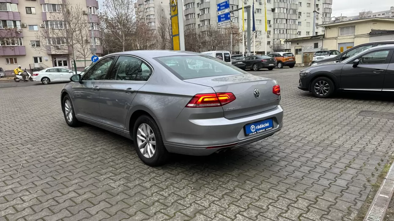 VOLKSWAGEN PASSAT 4MOTION Sedan 2019