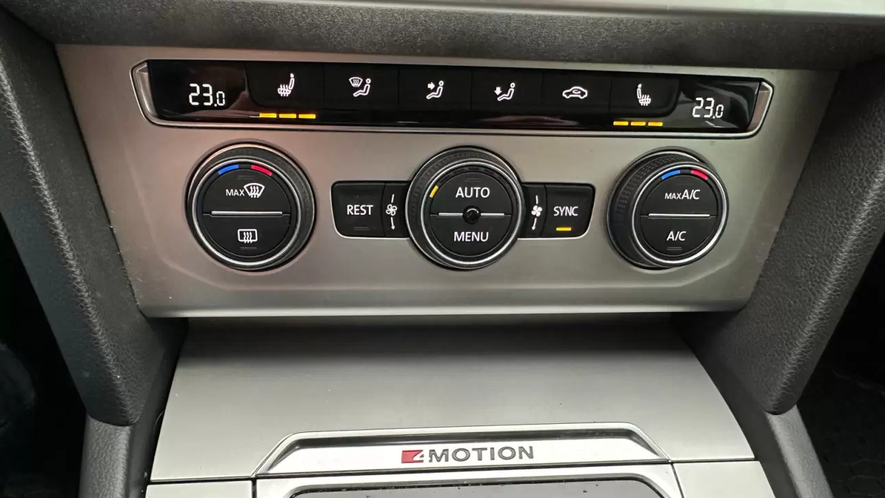 VOLKSWAGEN PASSAT 4MOTION Sedan 2019