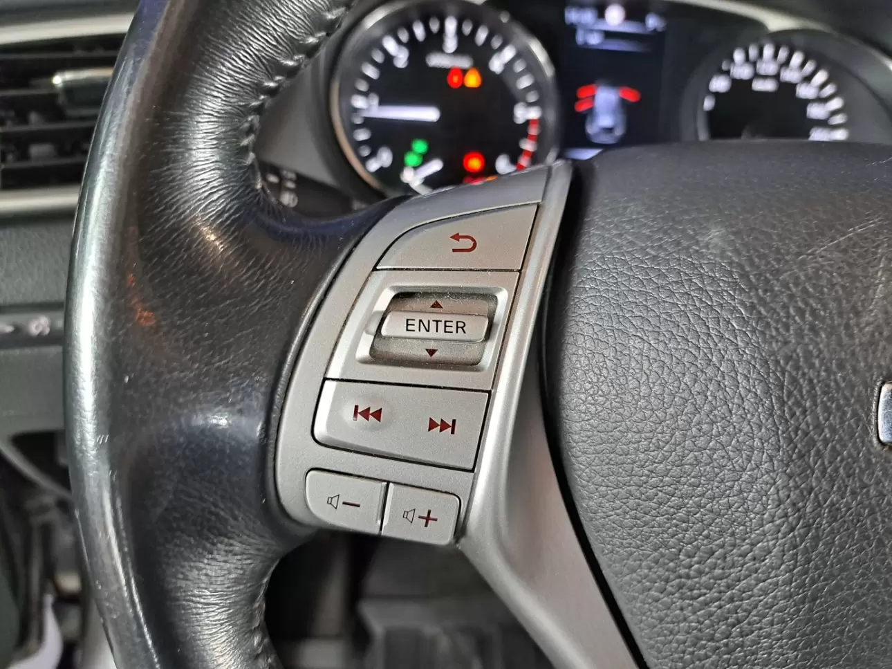NISSAN X-TRAIL SUV 2016