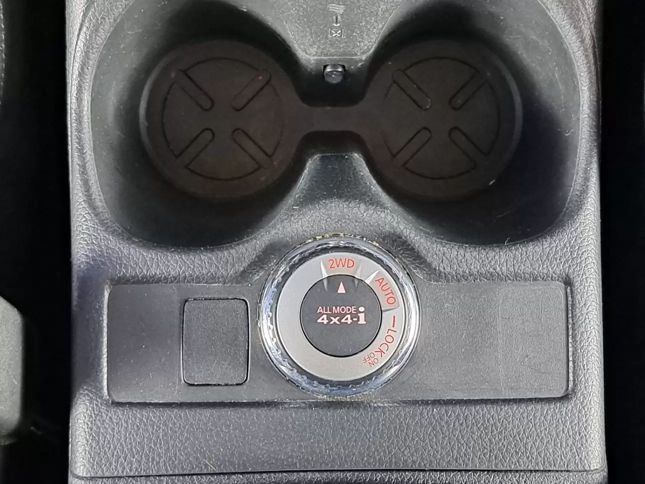 NISSAN X-TRAIL SUV 2016