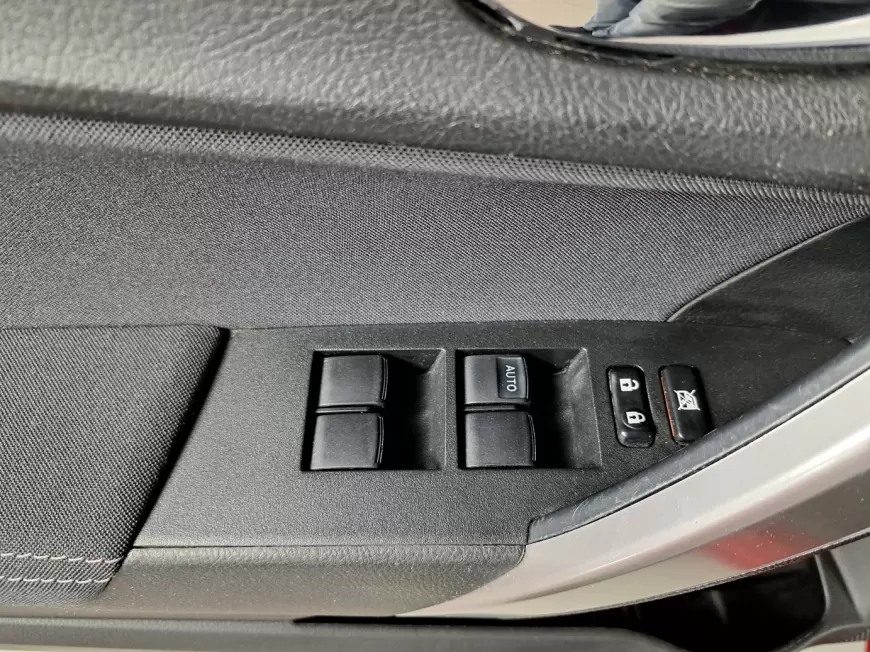 TOYOTA COROLLA Sedan 2015