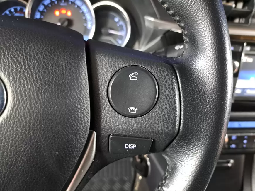 TOYOTA COROLLA Sedan 2015