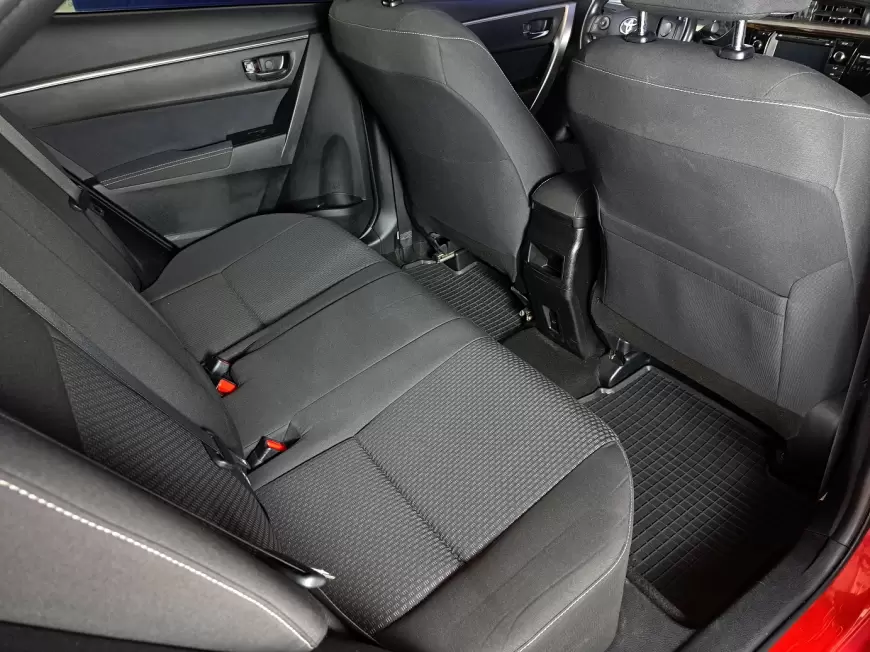 TOYOTA COROLLA Sedan 2015