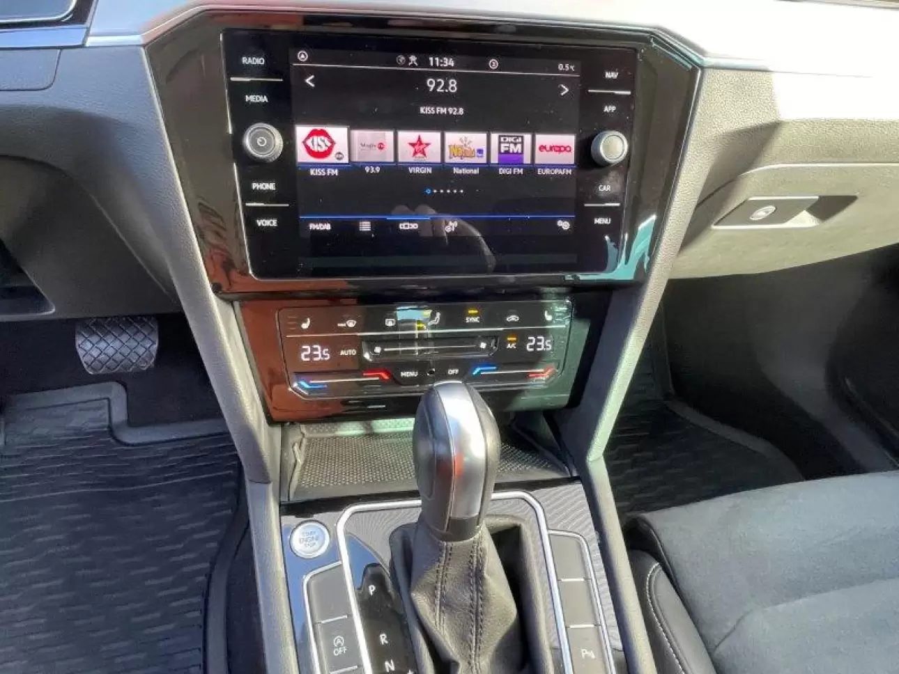 Volkswagen Passat Sedan 2022