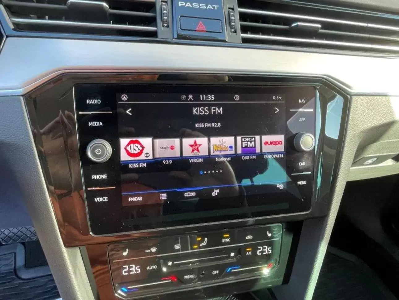 Volkswagen Passat Sedan 2022
