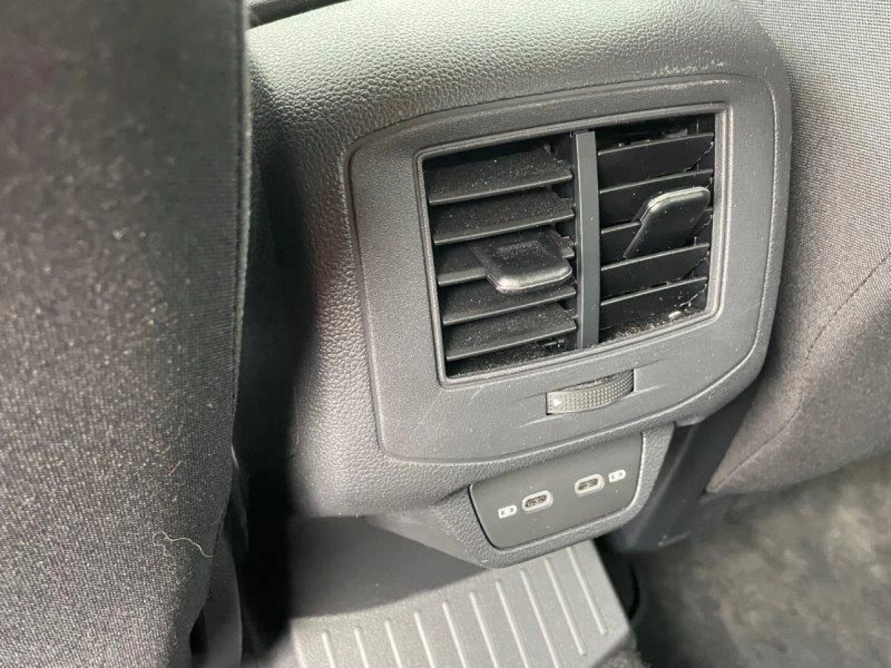 Volkswagen T-Roc SUV 2023