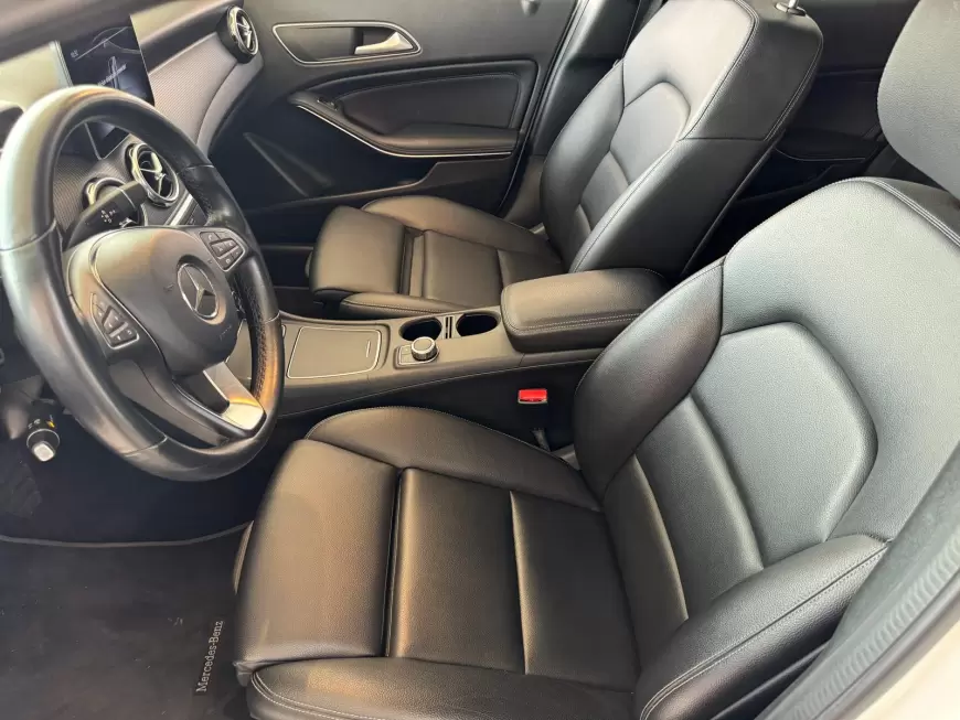 MERCEDES BENZ GLA 220 Compact SUV 2019