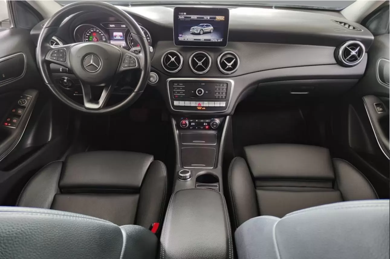 MERCEDES BENZ GLA 220 Compact SUV 2019