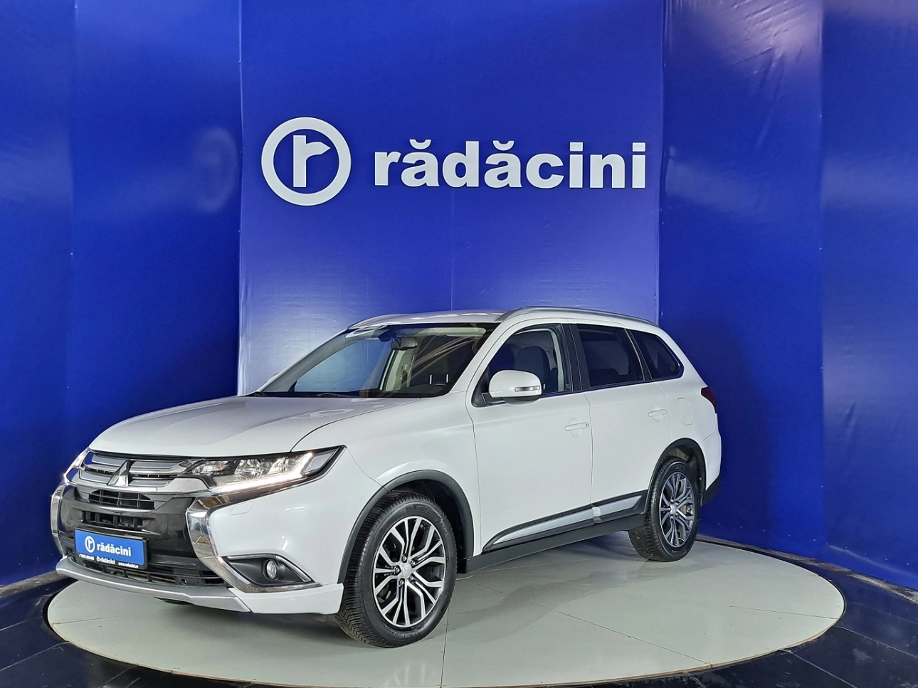 MITSUBISHI OUTLANDER SUV 2017