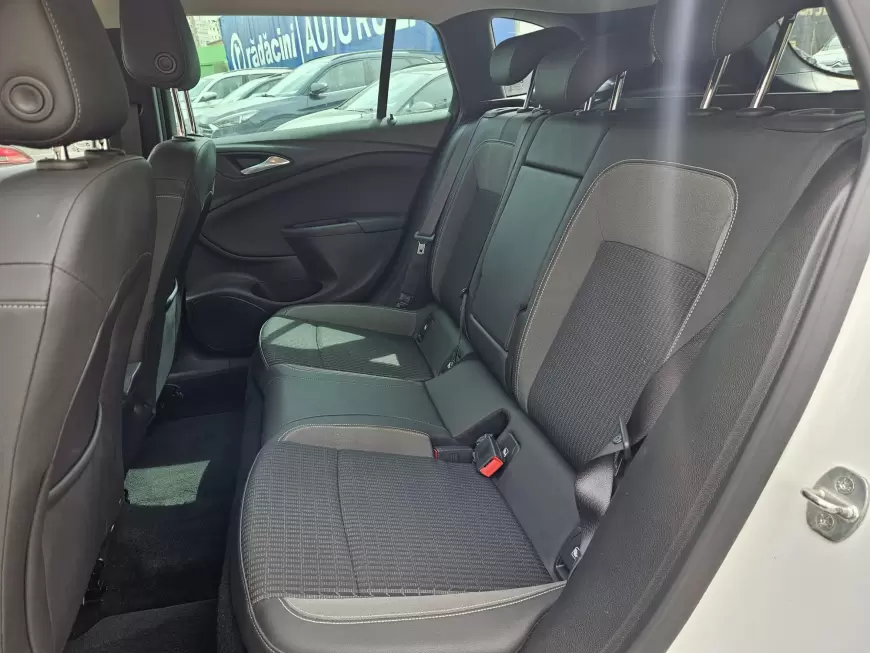 Opel Astra Hatchback 2020