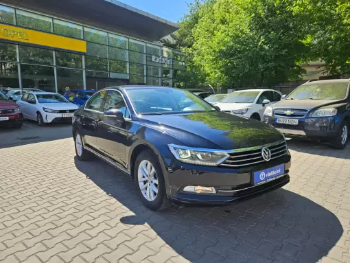 Volkswagen-Passat-Sedan-2019-2.0-Automata