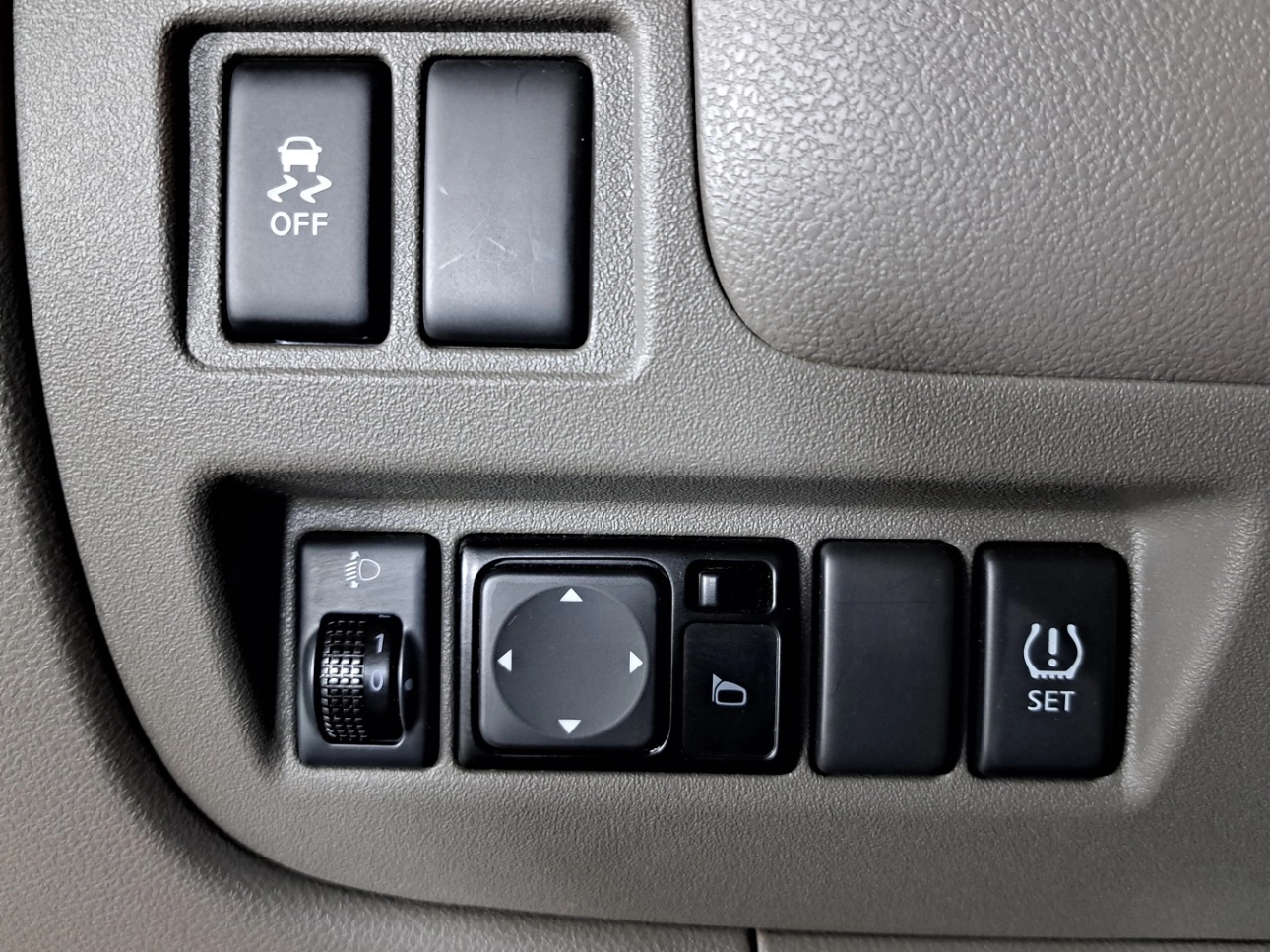 NISSAN MICRA Hatchback 2015