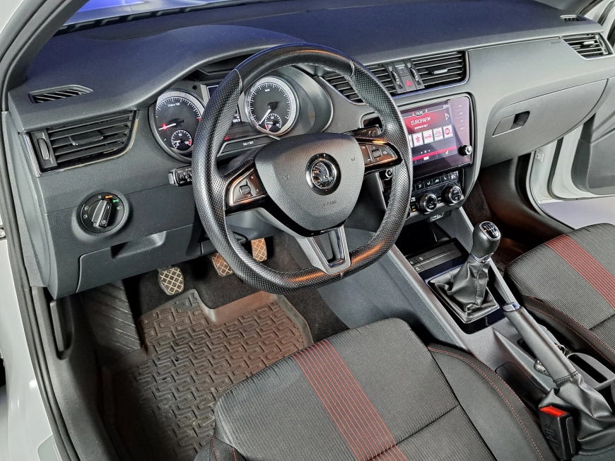 SKODA OCTAVIA Sedan 2019