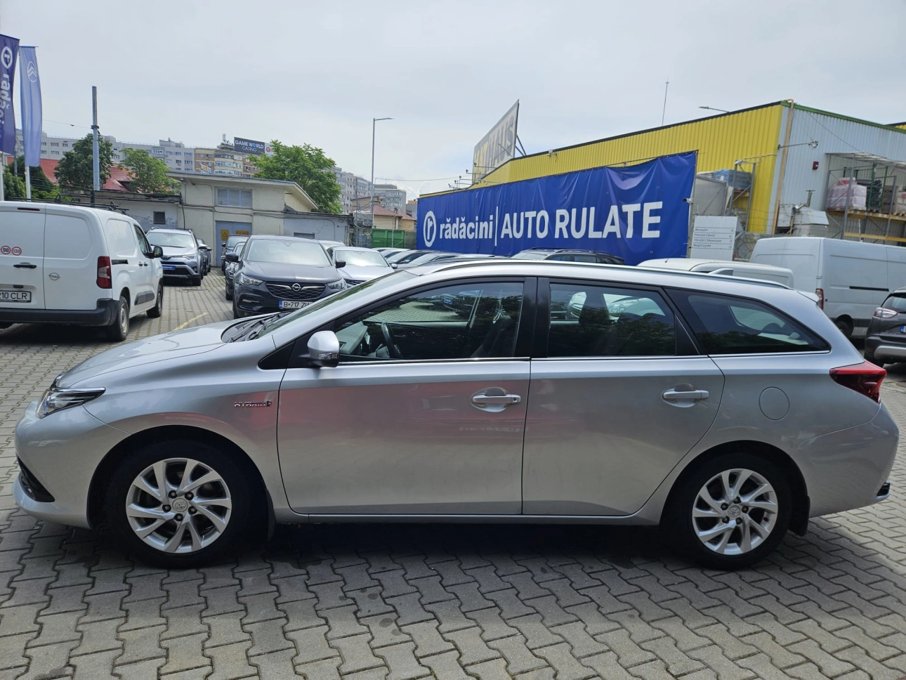 TOYOTA AURIS 1.8 HYBRID LUNA HSD CVT AUTO 136CP 2018