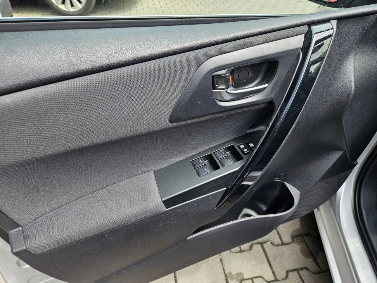 TOYOTA AURIS 1.8 HYBRID LUNA HSD CVT AUTO 136CP 2018