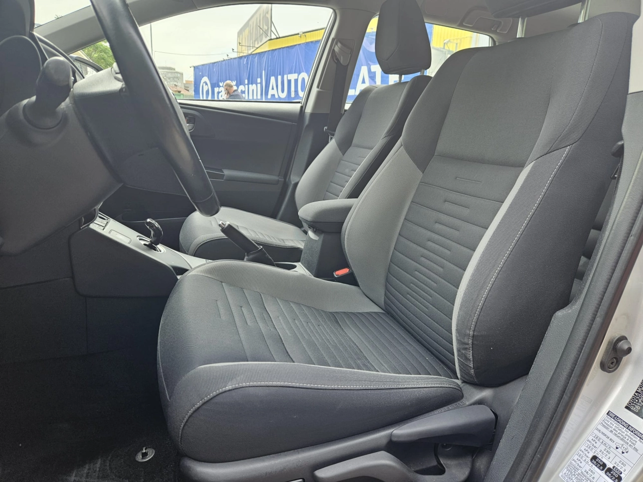 TOYOTA AURIS 1.8 HYBRID LUNA HSD CVT AUTO 136CP 2018