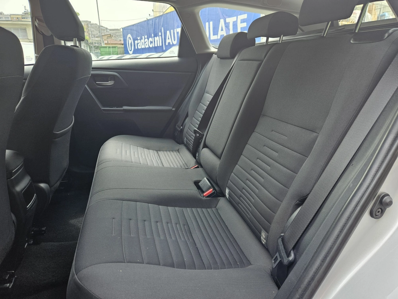 TOYOTA AURIS 1.8 HYBRID LUNA HSD CVT AUTO 136CP 2018