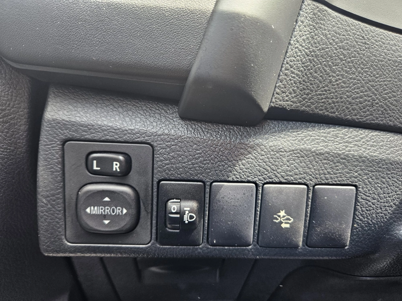 TOYOTA AURIS 1.8 HYBRID LUNA HSD CVT AUTO 136CP 2018