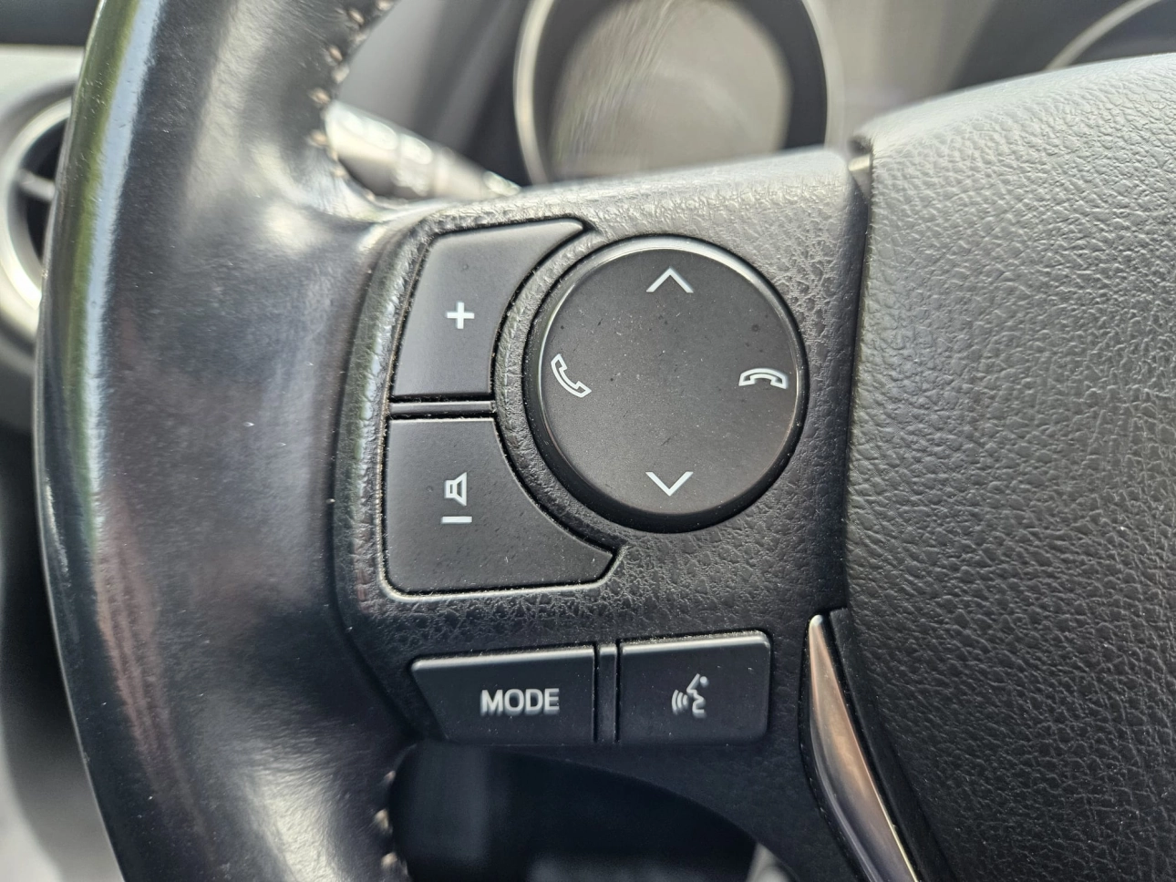 TOYOTA AURIS 1.8 HYBRID LUNA HSD CVT AUTO 136CP 2018