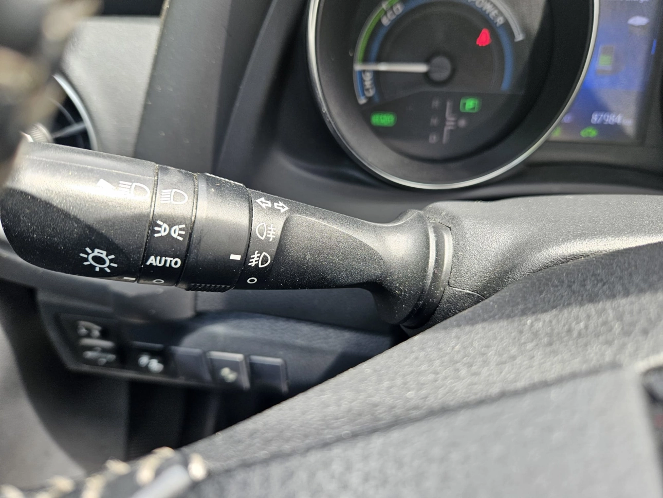 TOYOTA AURIS 1.8 HYBRID LUNA HSD CVT AUTO 136CP 2018